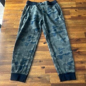 Old Navy Green and Black Jogger Sweatpants Relaxed Fit